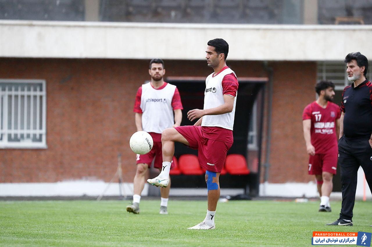 مرتضی پورعلی گنجی در تمرین نساجی مازندران