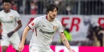 احتمال غیبت سردار آزمون از ترکیب لورکوزن مقابل بوخوم به دلیل بیماری عفونی