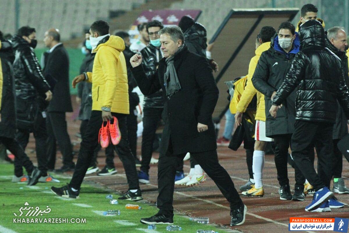 مثل کی روش باید به اسکوچیچ هم خدمت کنیم!/ حتی با بهترین مربی جهان نمی توانیم به جام جهانی برویم