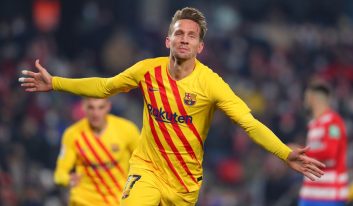 دی یونگ : علاقه ای ندارم در فص نقل و انتقالات تابستانی از بارسلونا جدا شوم