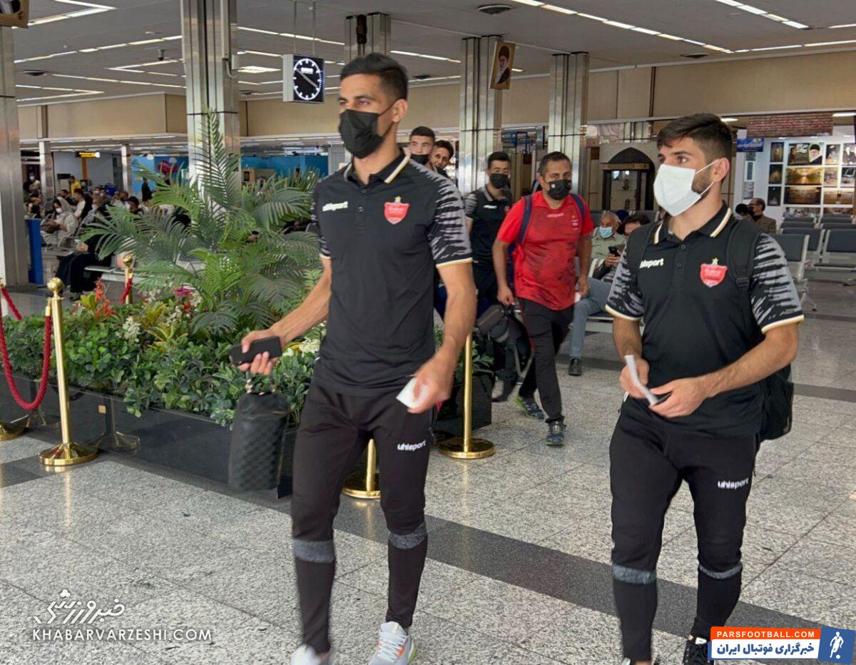 عکس| پرسپولیسیها قبل از پرواز قول گرفتند/ کاروان قرمزها با چارتر راهی اصفهان شد