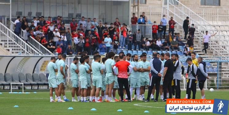 حرکت عجیب بازیکنان تراکتور مقابل سکوهای خالی ؛ ادای احترام به هوادارانی که نبودند !