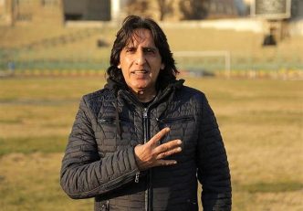 شاهین بیانی پیشکسوت استقلال : فدراسیون فوتبال کشتی به گِل نشسته است