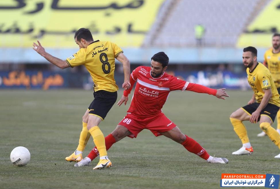 ورزشگاه شهید سردار سلیمانی سیرجان میزبان دیدار پرسپولیس برابر سپاهان