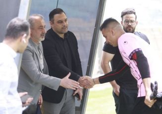 ناراحتی بازیکنان پرسپولیس از دریافتی و پاداش کم، مراسم معارفه محمد محمدی را به هم زد !