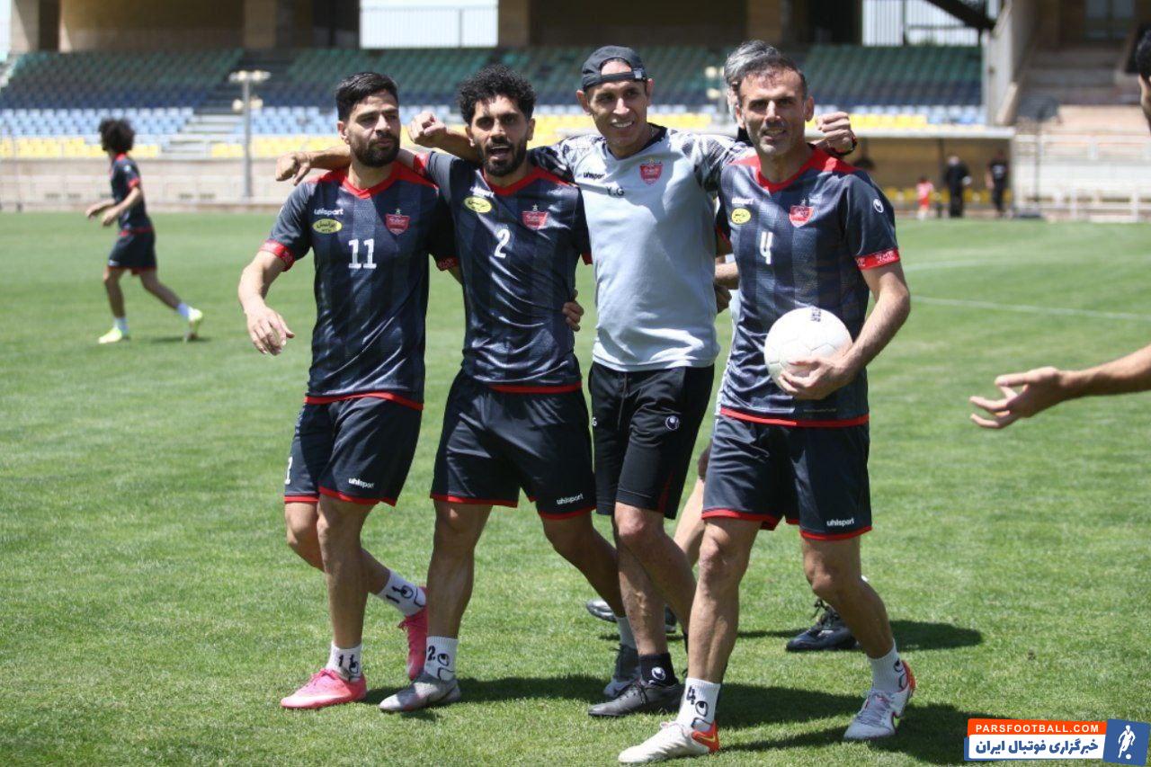 در حاشیه تمرین پرسپولیس ؛ پیروزی یحیی گل محمدی و کاپیتان های پرسپولیس در بازی درون تیمی