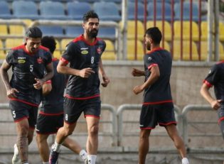 تمرین یک ساعته بازیکنان پرسپولیس در حضور مرتضی کرمانی مقدم