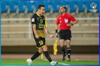 فرشاد احمدزاده هافبک پرسپولیسی سپاهان : برای هواداران استقلال متاسفم