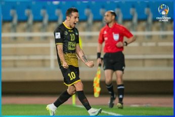 فرشاد احمدزاده هافبک پرسپولیسی سپاهان : برای هواداران استقلال متاسفم