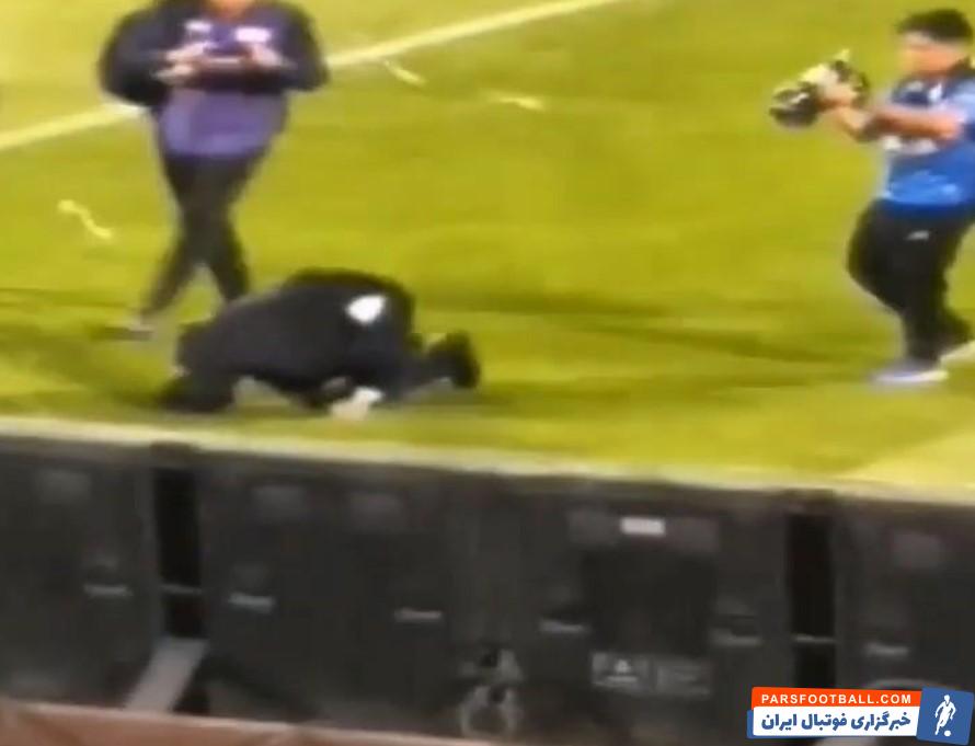 خداحافظی معنادار و بوسیدن زمین توسط فرهاد مجیدی پس از قهرمانی استقلال