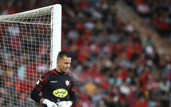 جشن کلین شیت حامد لک در آغوش داوود فنایی مربی دروازه بان های پرسپولیس