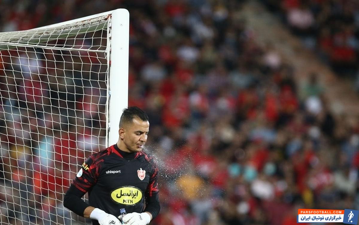 جشن کلین شیت حامد لک در آغوش داوود فنایی مربی دروازه بان های پرسپولیس