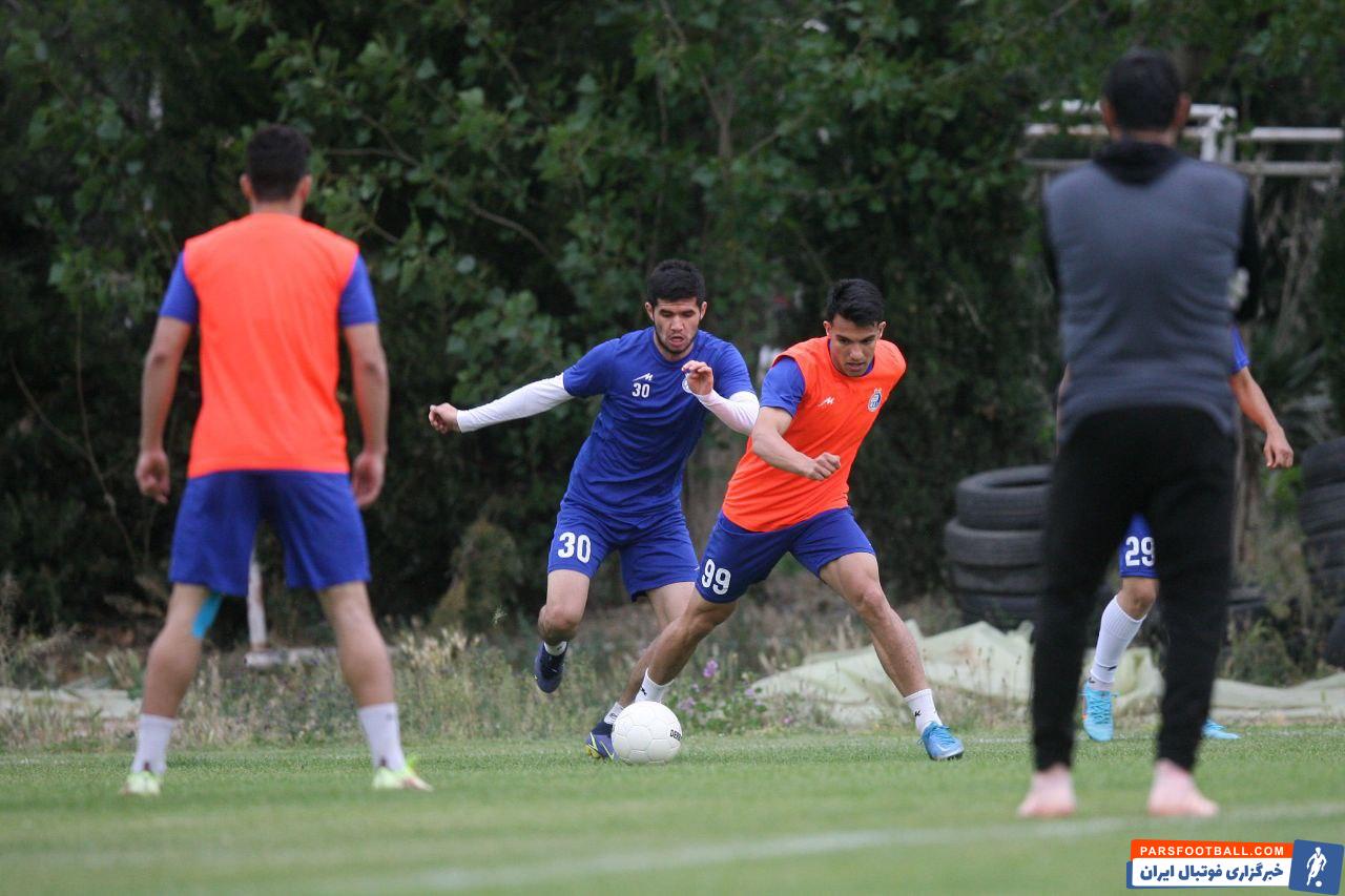 انگیزه بالای عزیزبک آمانوف در تمرینات استقلال