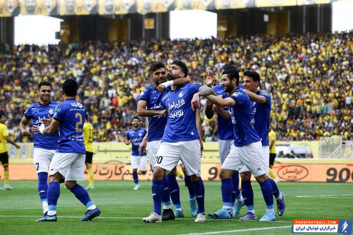 هواداران استقلال چند برابر حد مجاز در ورزشگاه نقش جهان و بازی با سپاهان حاضر شدند