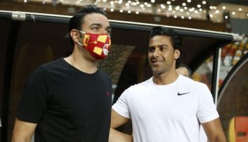 جواد نکونام روی نیمکت استقلال