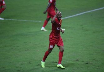 استقلال شیمبا مهاجم کهنه کار فولاد را نمیخواهد