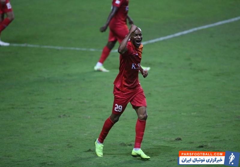 استقلال شیمبا مهاجم کهنه کار فولاد را نمیخواهد