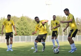 گزارش تمرین امروز 11 خرداد تیم ملی ایران : خروج سردار آزمون از اردو برای شرکت در مراسم ترحیم ؛ تابلوی ورود ممنوع مقابل استقلالی ها