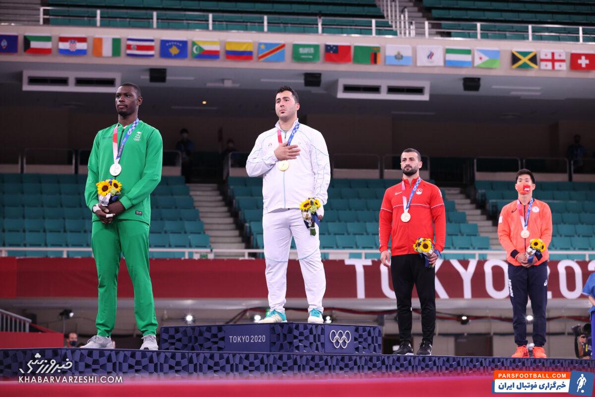 هدیه سجاد گنج زاده به علی دایی