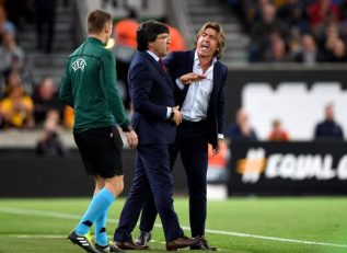 تصویر جنجالی از سرمربی جدید استقلال ؛ کشیده ای که نثار سرمربی کرد