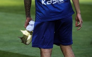 حسن روشن : باشگاه استقلال نه برنامه‌اش را اعلام می‌کند و نه می‌گوید چه چیزی می‌خواهد ؛ مسخره‌ بازی‌های سرمربی استقلال را دیده‌ایم!