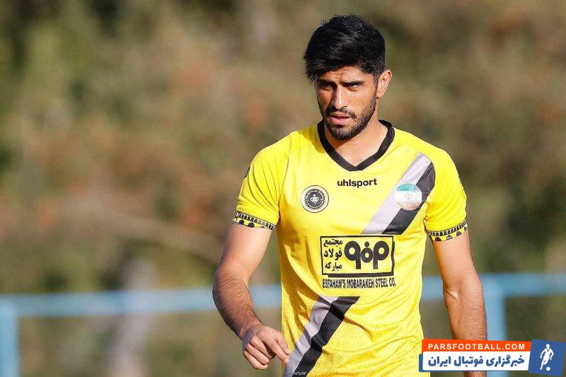 پرسپولیس ؛ ورود دانیال اسماعیلیفر به ساختمان باشگاه پرسپولیس برای مذاکره