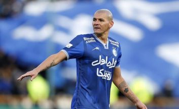 سیلوا و آمانوف در استقلال