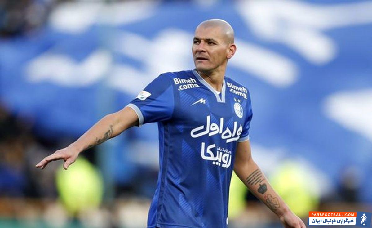 سیلوا و آمانوف در استقلال