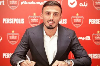 شماره 21 پرسپولیس بر تن سعید صادقی