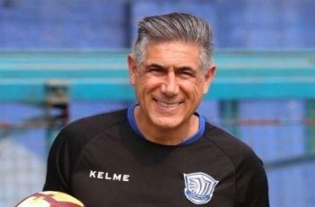 افشین قطبی سرمربی پیشین پرسپولیس در اینستاگرام خودش را جانشین اسکوچیچ در تیم ملی معرفی کرد !