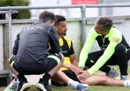 ادامه غیبت احسان حاج صفی کاپیتان تیم ملی در تمرینات آ اِک به دلیل مصدومیت