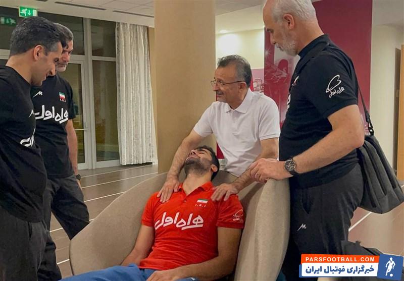 پس از شکست برابر لهستان ؛ امیرحسین اسفندیار ملی پوش تیم والیبال ایران از حال رفت