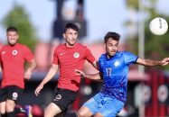 امید ابراهیمی میهمان ویژه بازی تمرینی استقلال در ترکیه ؛اهدای پیراهن آبی به پیرلو