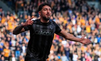 امضای قرارداد دائمی و 4 ساله اللهیار صیادمنش با هال سیتی انگلیس