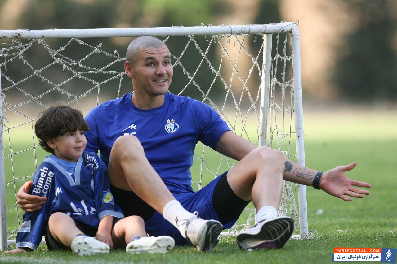 مدافع برزیلی به هواداران پیام می دهد ؛ سلام دوباره سیلوا به استقلال