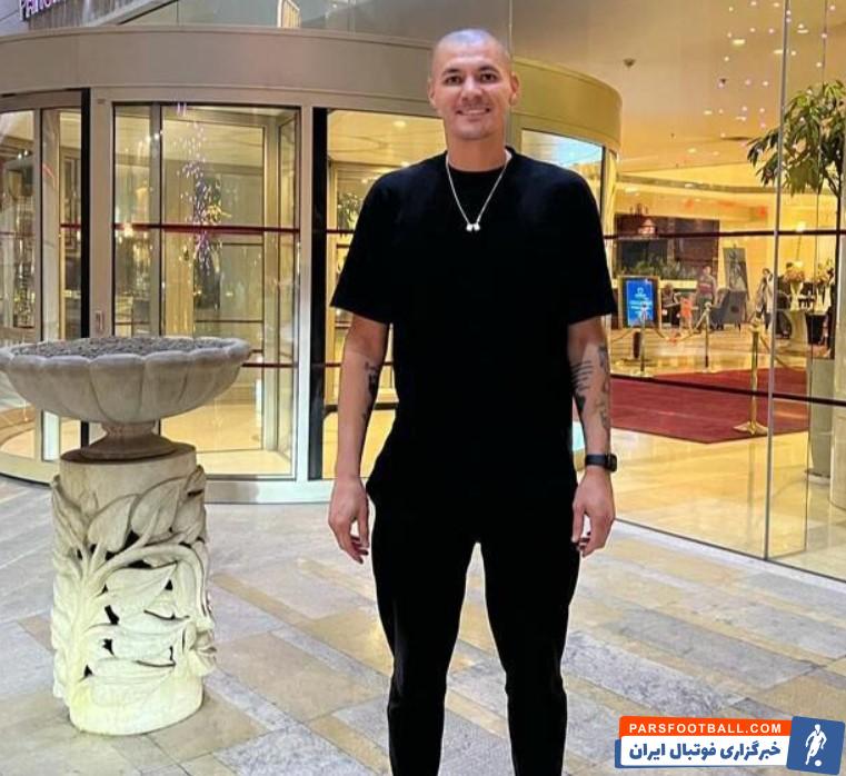 رافائل سیلوا ستاره خط دفاعی استقلال به تهران بازگشت