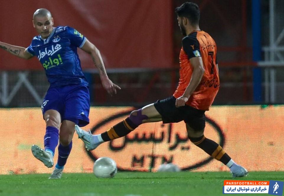 رافائل سیلوا ستاره خط دفاعی استقلال به تهران بازگشت