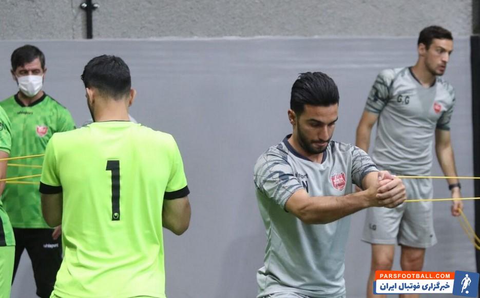 سیامک نعمتی در تمرین سرخ ها