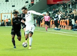 بازگشت به استقلال یا رفتن به تیم اروپایی ؛ شانس کم آبیها برای جذب محمد نادری