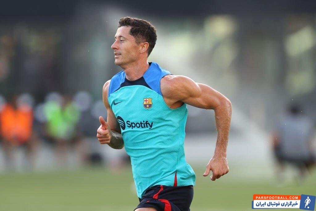 تصاویری از اولین حضور لواندوفسکی در تمرین بارسلونار