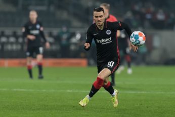 کوستیچ ؛ گل ها و مهارت های برتر کوستیچ در فرانکفورت