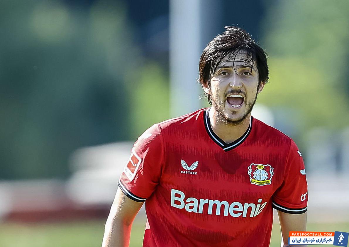 آزمون ؛ سردار آمون در حال بازی والیبال ساحلی با هم تیمی هایش در اردوی اتریش