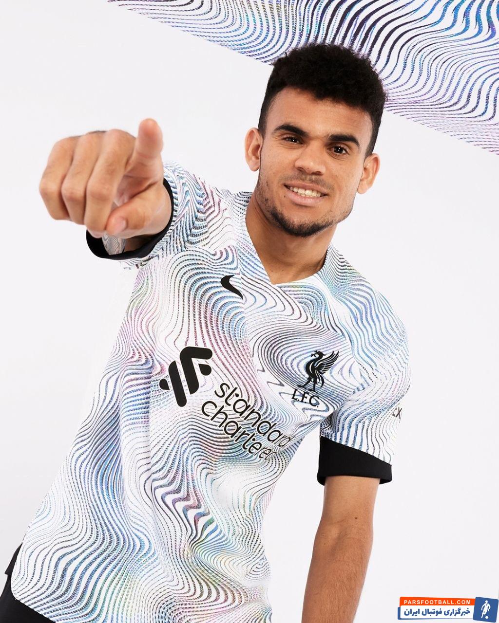 لیورپول ؛ رونمایی از پیراهن دوم لیورپول با رنگ برجسته مشکی