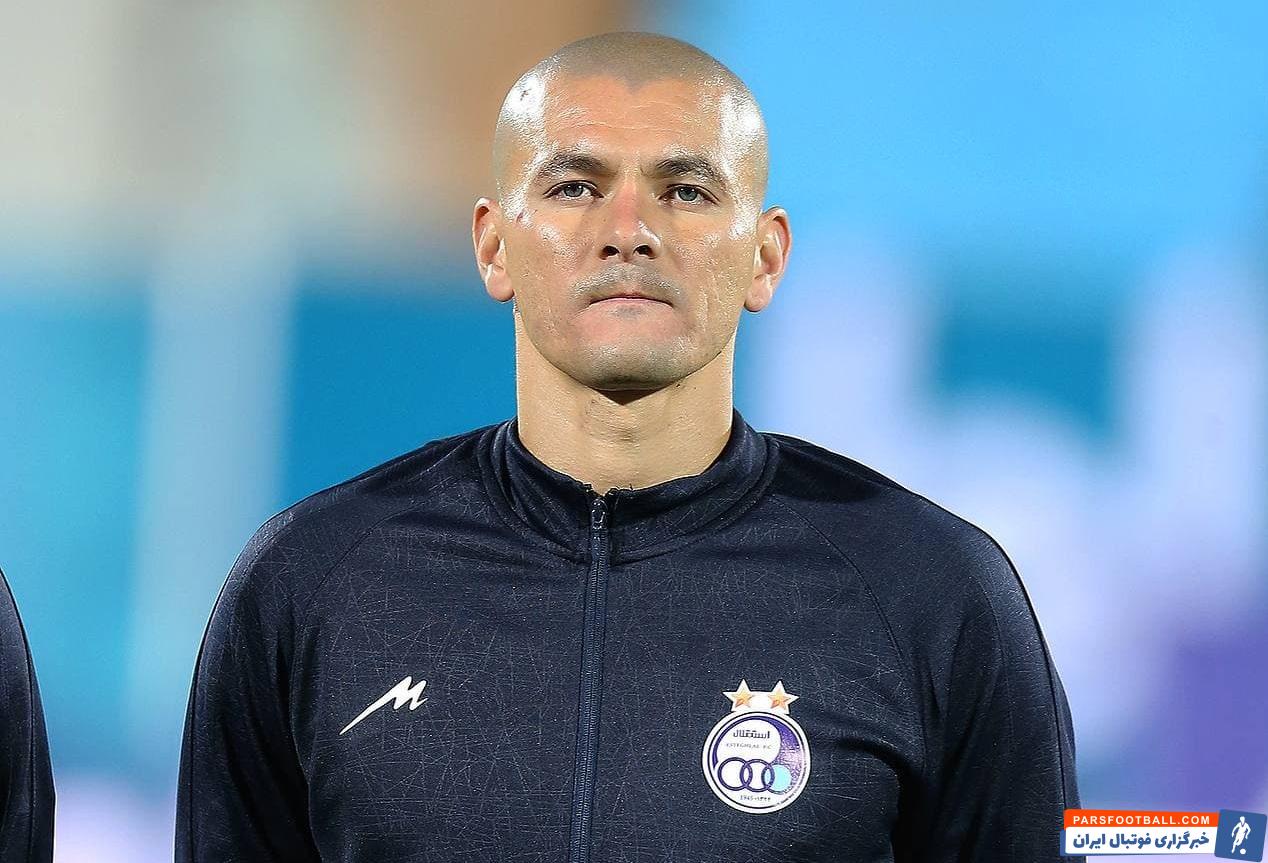 رافائل سیلوا جام قهرمانی لیگ برتر را بر دستان خود حک کرد