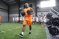 ولسلی ننکا مربی گلرهای پرسپولیس تمریناتش را با این تیم آغاز کرد.