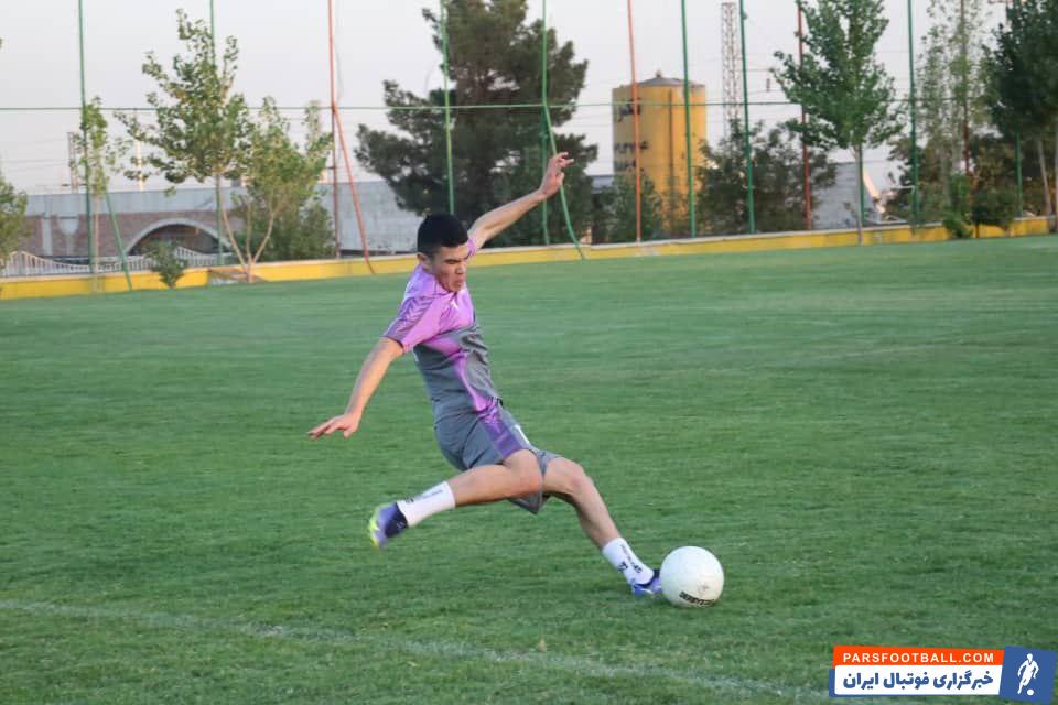 پیکانی‌ها برای تمیروف مهاجم تازه وارد پرسپولیسی تونل زدند