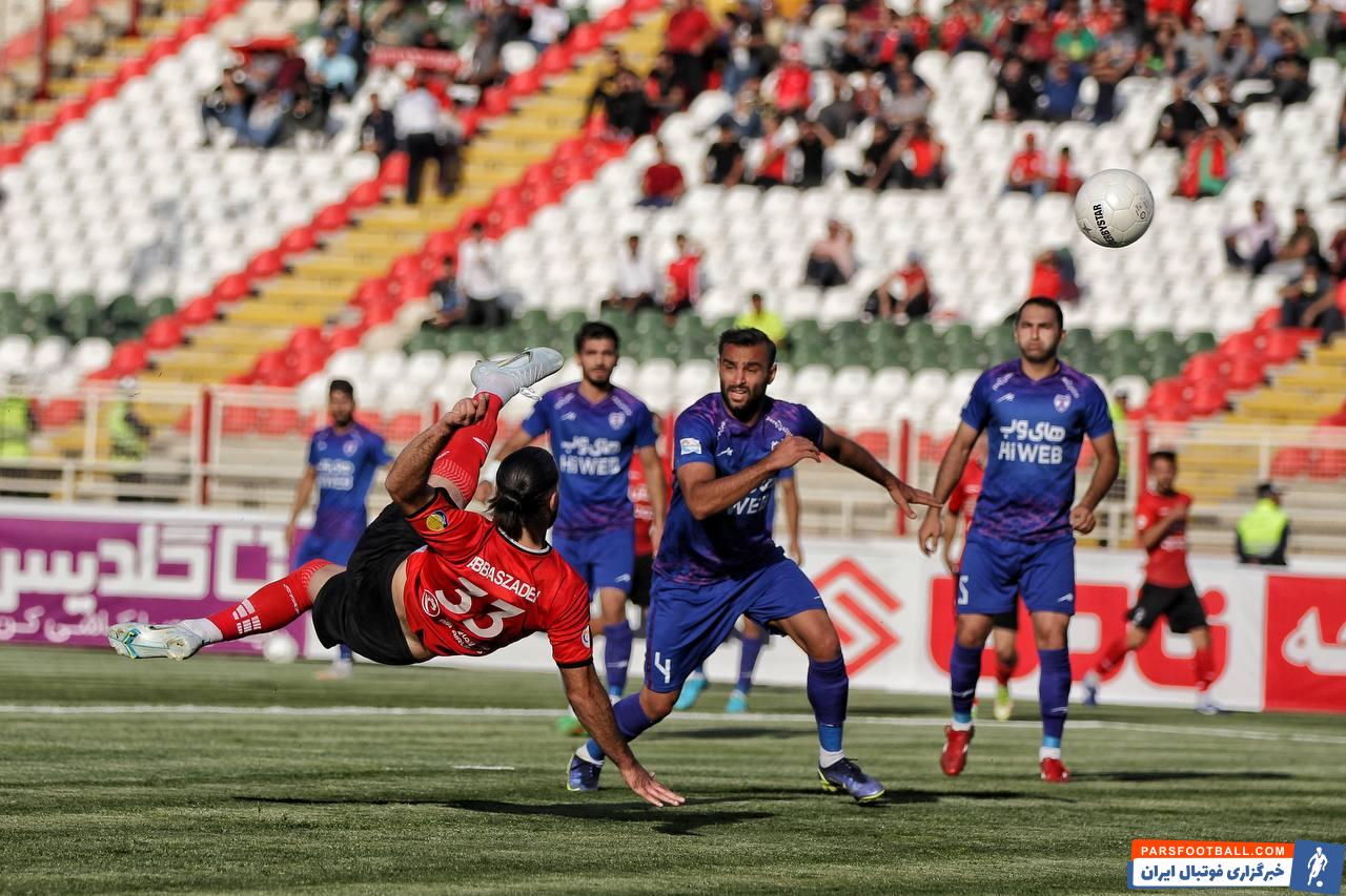 ضربه قیچی برگردان زیبای محمد عباس زاده در دیدار تراکتور و هوادار