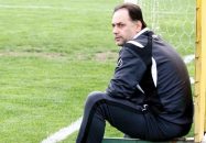 مجید نامجومطلق سرمربی پیشین استقلال عزادار مرگ مادر همسر