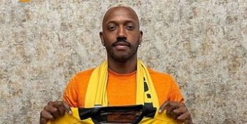 حضور کوتاه مانوئل فرناندز در دیدار استقلال و سپاهان