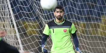 علیرضا بیرانوند : برای من که دروازه‌بان هستم کیفیت زمین این بخش میزان نیست، اما فرقی نمی‌کند چون پرسپولیس در یک نیمه در این زمینه حضور دارد و در نیمه دیگر تیم حریف